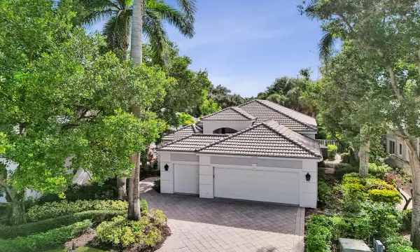 16106 Villa Vizcaya Place, Delray Beach, FL 33446