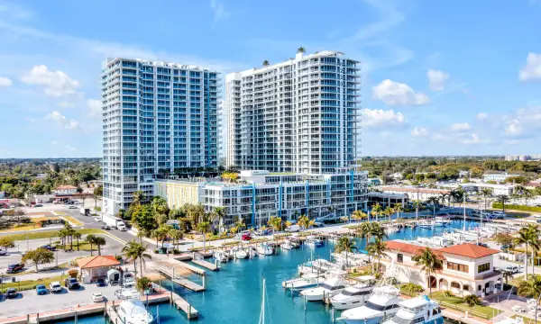 220 Lake Shore Drive 502, Lake Park, FL 33403