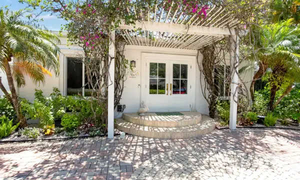 714 S Atlantic Drive, Lantana, FL 33462