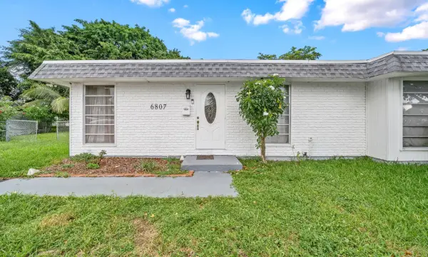 6807 NW 80th Court, Tamarac, FL 33321