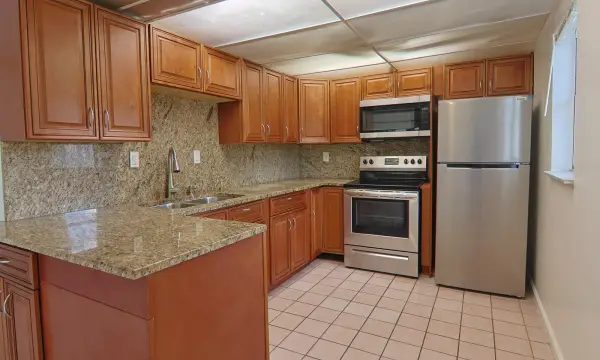 6636 SW 41st Street, Davie, FL 33314