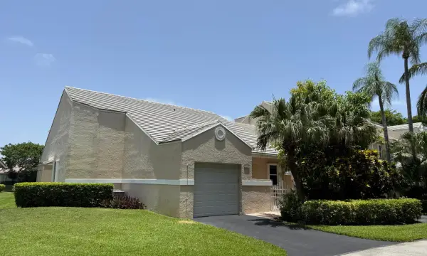 225 N Lakeshore Drive, Hypoluxo, FL 33462