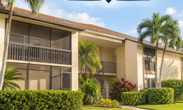 331 Knotty Pine Circle D-2, Greenacres, FL 33463