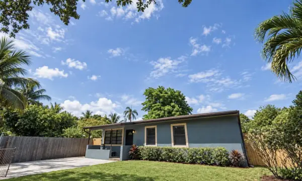 1142 Chateau Park Drive, Fort Lauderdale, FL 33311
