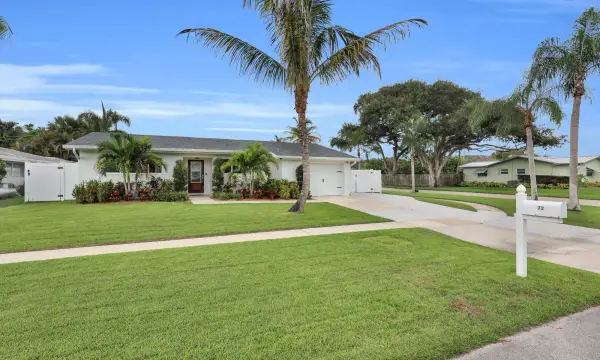 72 Willow Road, Tequesta, FL 33469