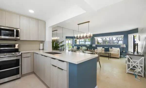 3654 Via Poinciana 603, Lake Worth, FL 33467