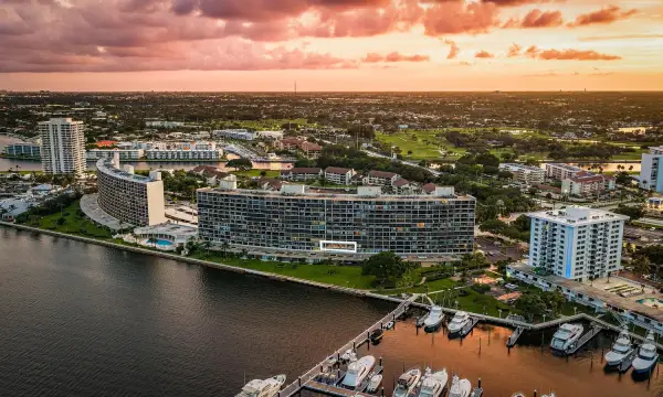 134 Lakeshore Drive, Unit 316, North Palm Beach, FL, 33408