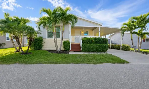6119 N Ficus Lane, Atlantis, FL 33462