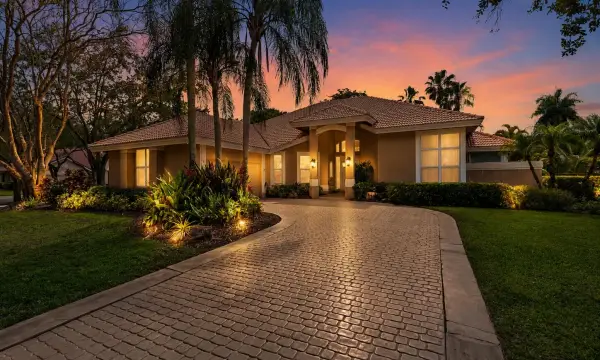 1207 Manor Drive S, Weston, FL 33326
