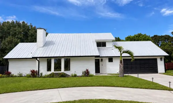 11078 Oak Way Circle, Palm Beach Gardens, FL 33410