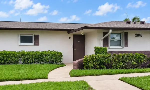 2845 Crosley Drive E E, West Palm Beach, FL 33415
