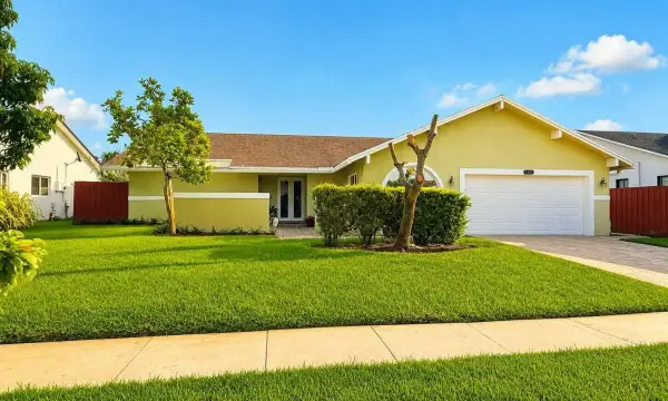 7482 NW 48th Place, Lauderhill, FL 33319
