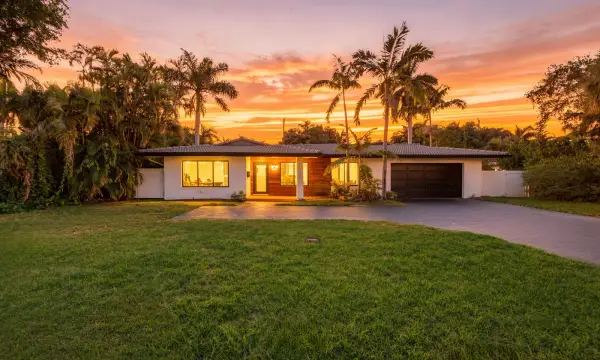2457 NE 27th Terrace, Fort Lauderdale, FL 33305