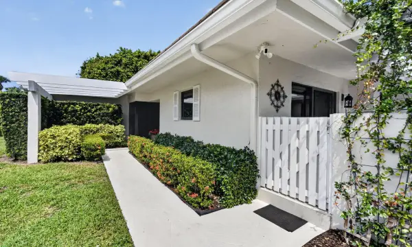 3648 Freshwater Drive, Jupiter, FL 33477