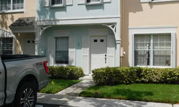 50 Simonton Circle, Weston, FL 33326