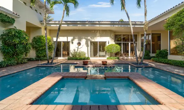 7555 Porto Vecchio Place, Delray Beach, FL 33446