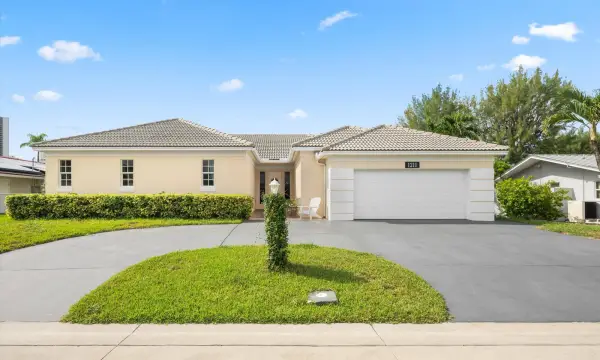 1211 Singer Drive, Singer Island, FL 33404