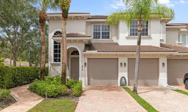 6380 Bella Circle 905, Boynton Beach, FL 33437