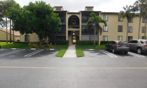 627 Sea Pine Way A2, Greenacres, FL 33415