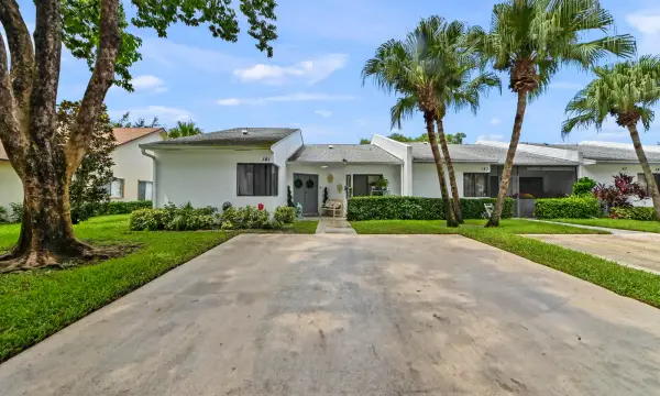 141 Par Drive, Royal Palm Beach, FL 33411