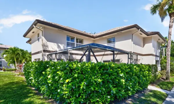 42 Essex Court B, Royal Palm Beach, FL 33411