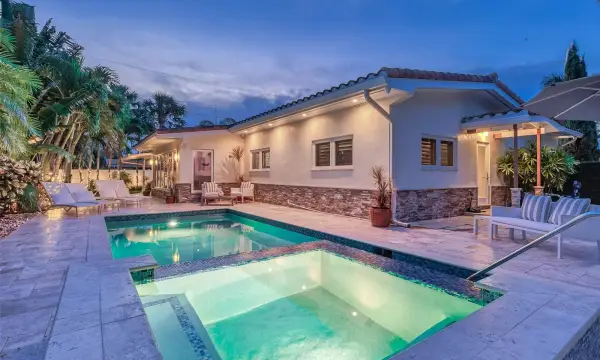 2726 NE 25th Place, Fort Lauderdale, FL 33305