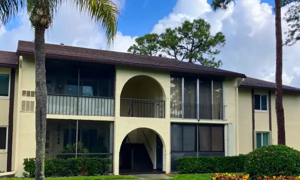 3530 Lazy Pine Way B-2, Greenacres, FL 33463