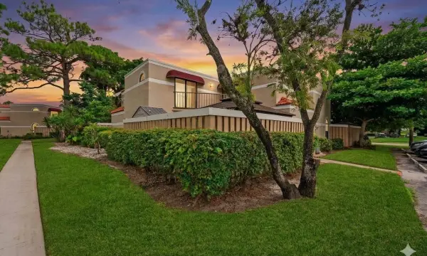 4240 Village Drive D, Delray Beach, FL 33445