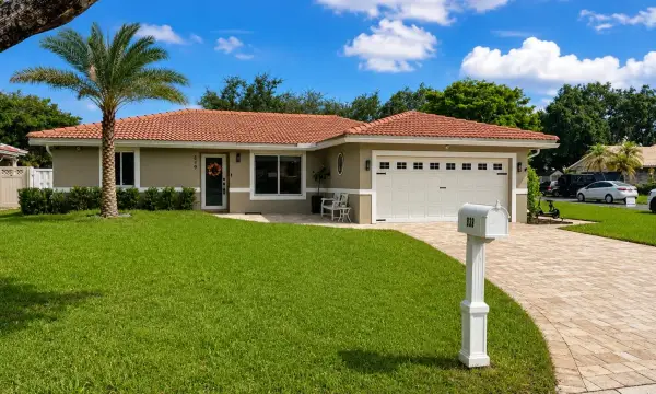 839 NW 107th Lane, Coral Springs, FL 33071