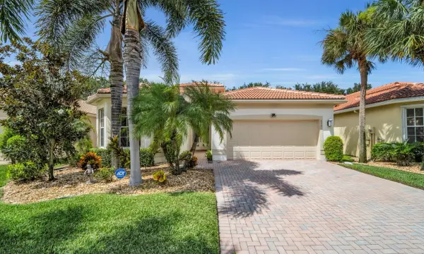6951 Imperial Beach Circle, Delray Beach, FL 33446