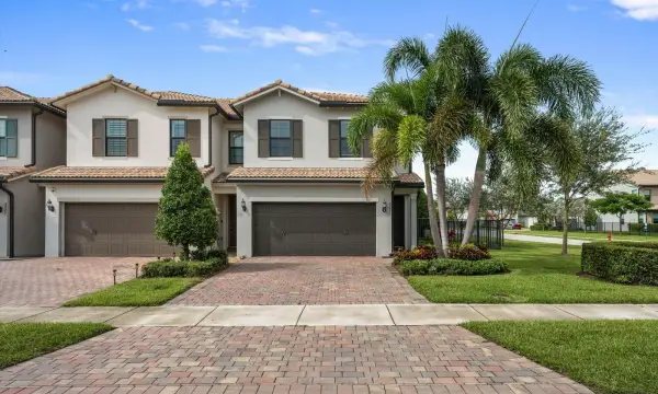 8221 Cinch Way, Lake Worth, FL 33467