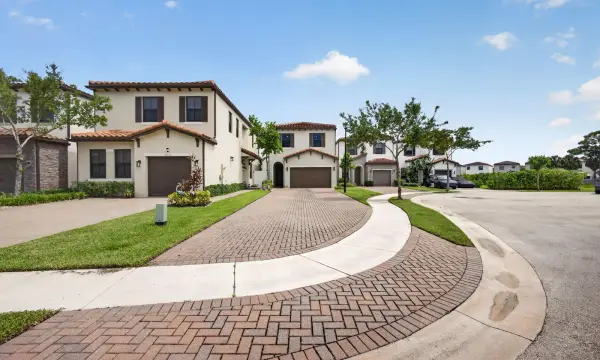 4004 Screw Pine Cove, Riviera Beach, FL 33410