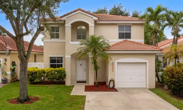 15266 SW 49th Street, Davie, FL 33331