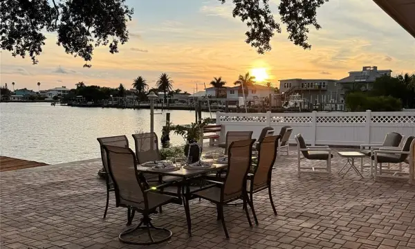 16102 4th Street E, Redington Beach, FL, 33708