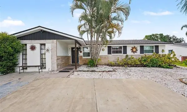8911 113th Street, Seminole, FL, 33772