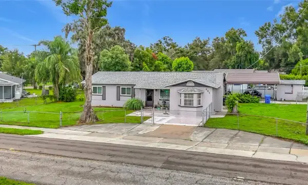 201 E Wheeler Road, Seffner, FL, 33584