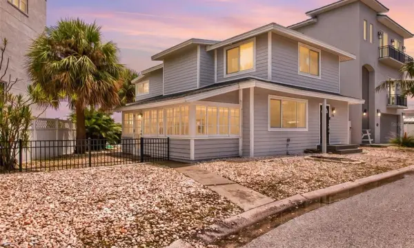 300 Bay Plz, Treasure Island, FL, 33706