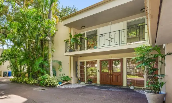 16 Country Club Drive, Unit 16, Largo, FL, 33771