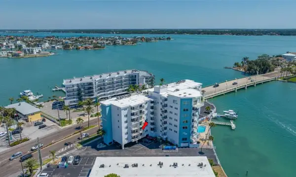 285 107 Avenue, Unit 306, Treasure Island, FL, 33706