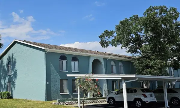 395 114th Avenue N, Unit 4, St Petersburg, FL, 33716
