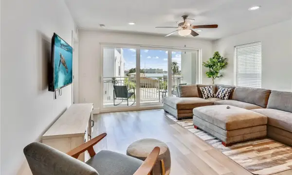15305 1st Street E, Unit 305, Madeira Beach, FL, 33708