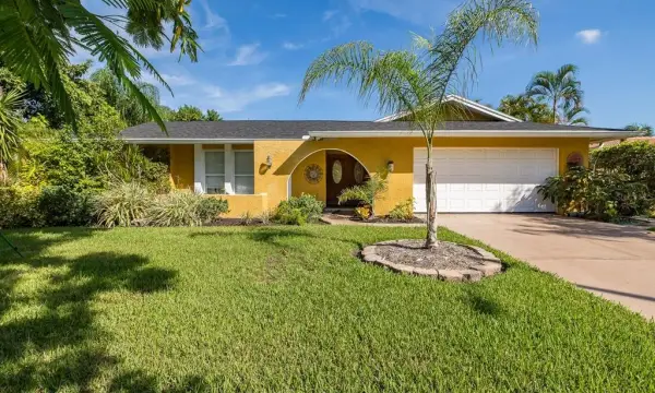 11555 Pine Street, Seminole, FL, 33772