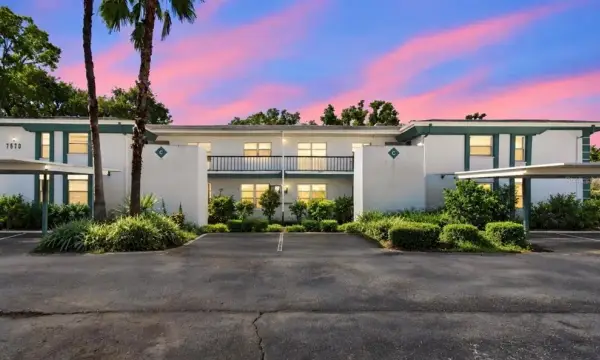 7570 92nd Street, Unit 203c, Seminole, FL, 33777